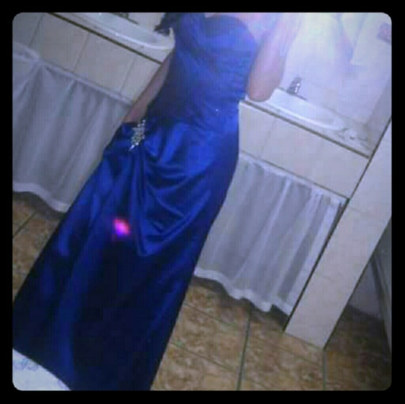 Vestido de gala color azul rey con broche - Picture 1 of 1